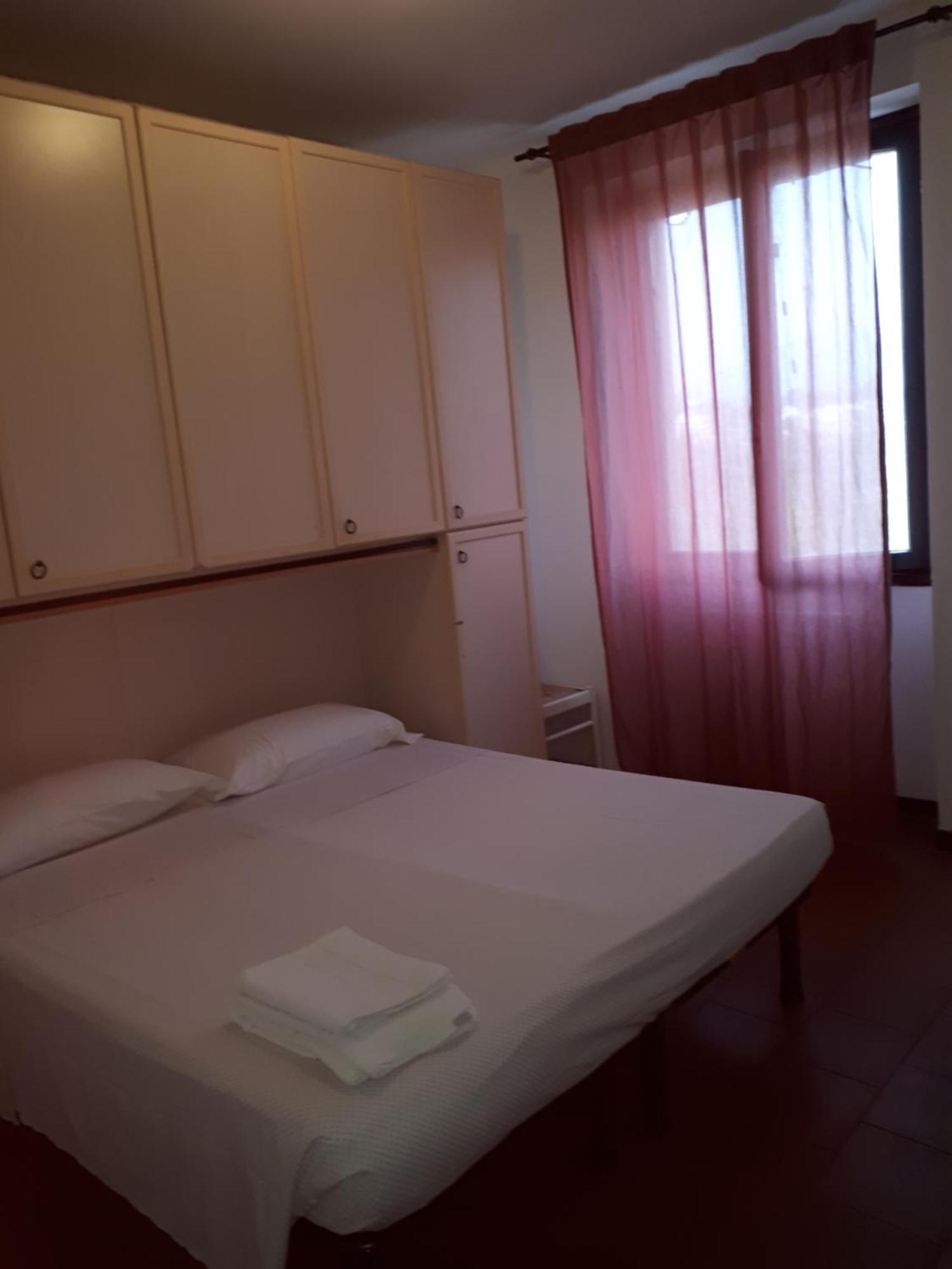 Appartamento Via Rose  Brescia Camera foto